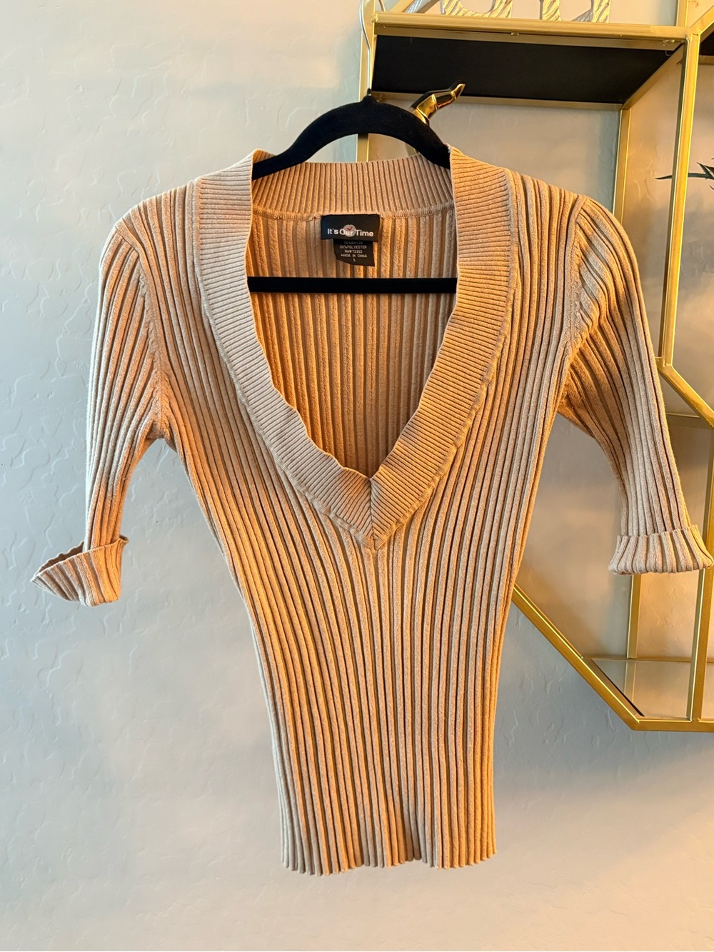 Y2K It’s Our Time ribbed vneck blouse juniors size large L tan